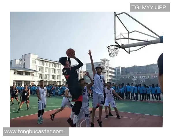 四年级篮球比赛的精彩瞬间与团队合作的快乐体验